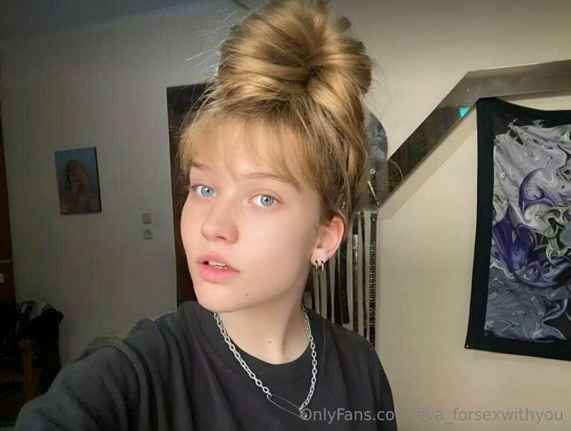 My horny  bestie 💦 @fairy_rubby7 💦 she is a master of blowjo..