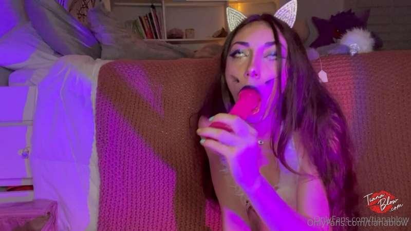 13 minute solo vid submissive kitty for him!!! 💓https://only..