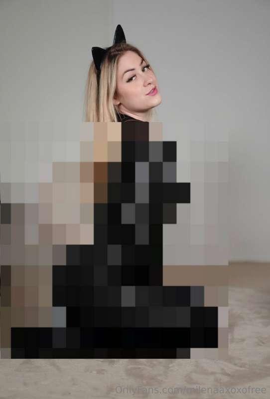 This Sexy Kitty Cat Would Like Some Milk 🤤🥛 Will you Give it..