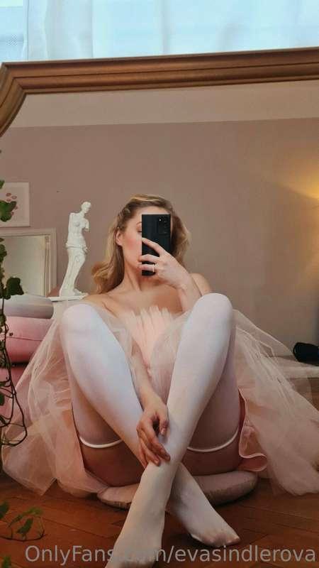 evasindlerova image #2