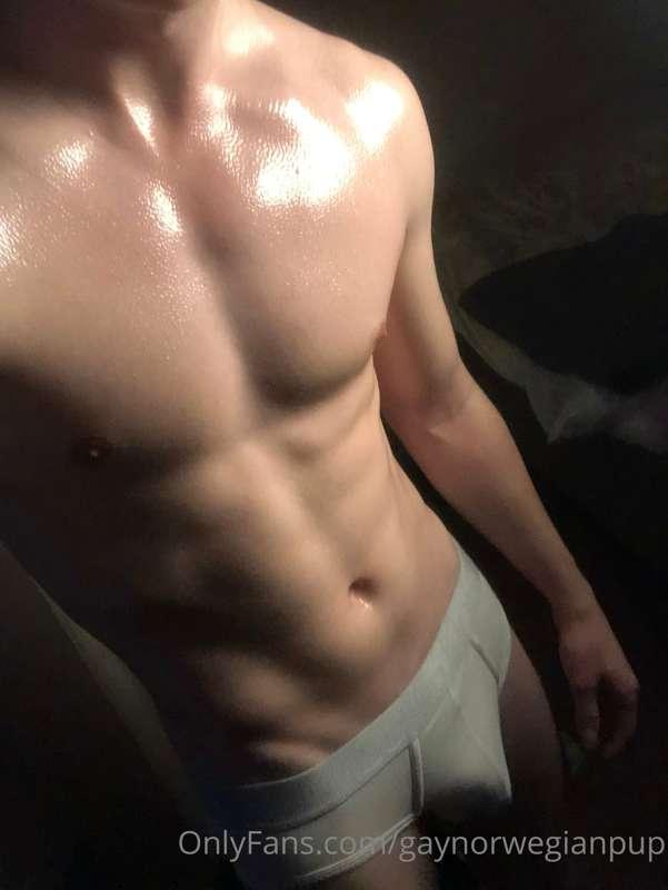 Still alive and back in the gym, so hopefully soon I’ll get ..