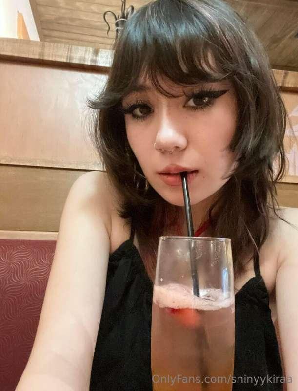 I'm so distracted by you I completely forgot about my drink ..