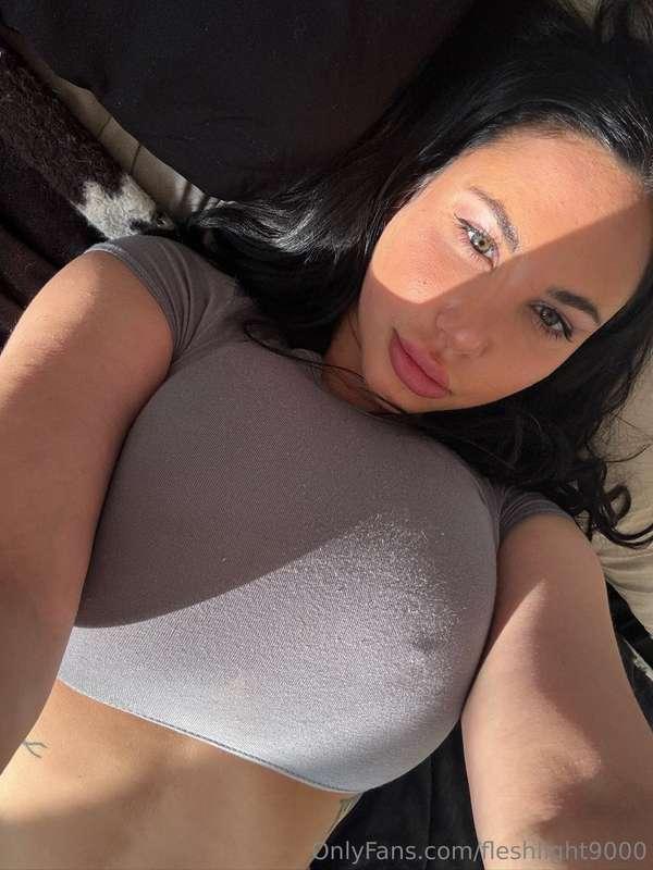 bored and horny, make me laugh in the comments