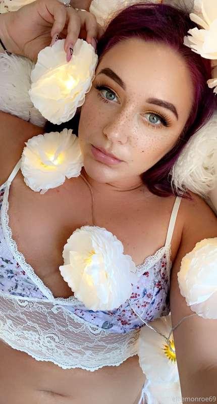 Had a fun time doing this photoshoot yesterday 🌹🌸