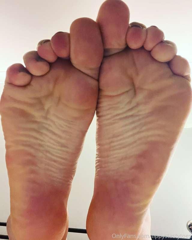 Who wants to be squashed? 💦🤤