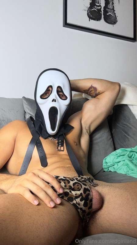 Llegas a tu casa y me ves asi en el sofa... que harias?Al co..