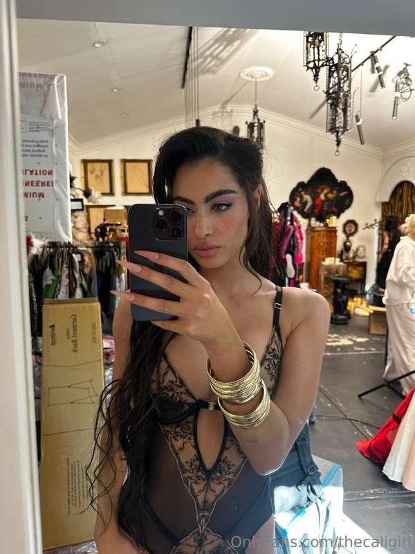 I’m bored. Tell me how I should excite myself 🤫 💕