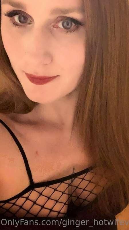 Sexy selfie - would you date me?