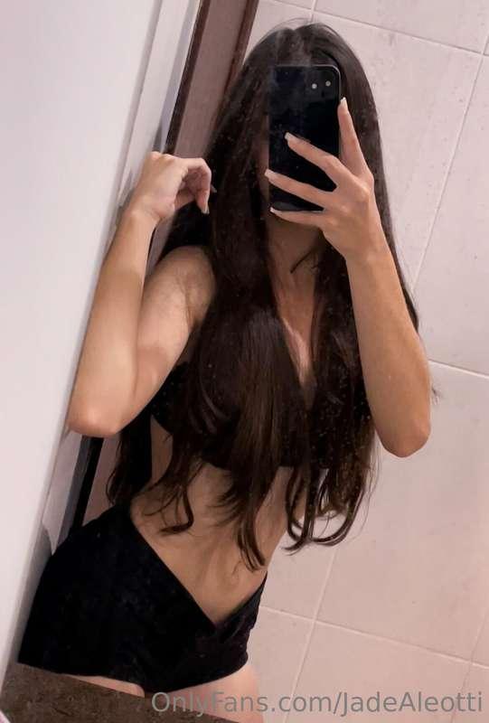 Ciao 🥰🖤 (ignora lo specchio sporco)