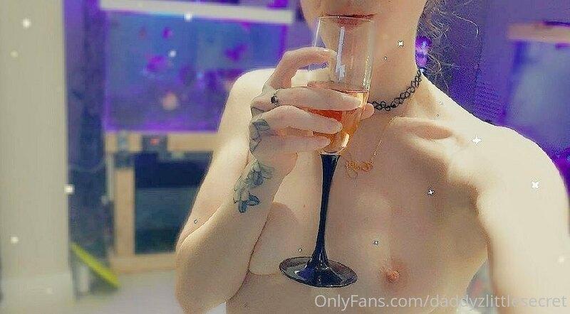 My first time drinking champagne ? I love when my Daddy spoi..