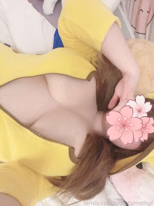 bigtittymothgf image #4