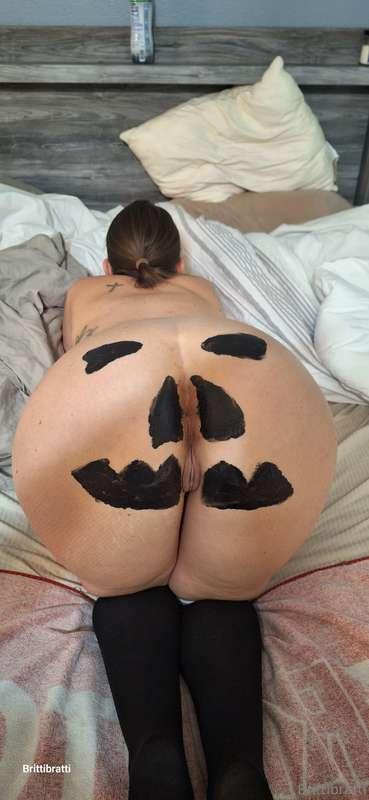 Happy Halloween 🎃  Wanna use your big carving tool to carve ..