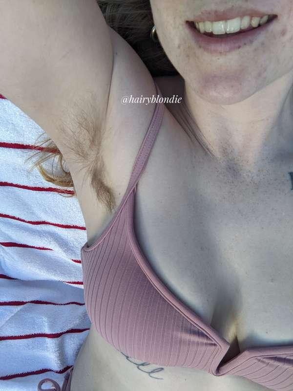 hairyblondie image #1