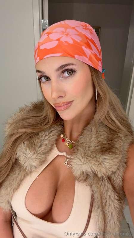 rajekveronika image #0