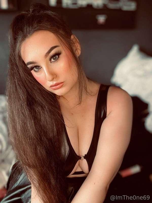 Thick curvy babe wants to show you the INS & THE OUTS  🥵🔞 @k..