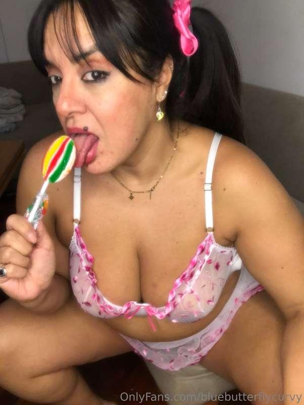 Daddy, do you want to play with me? 👅🍬 I get bored when you ..