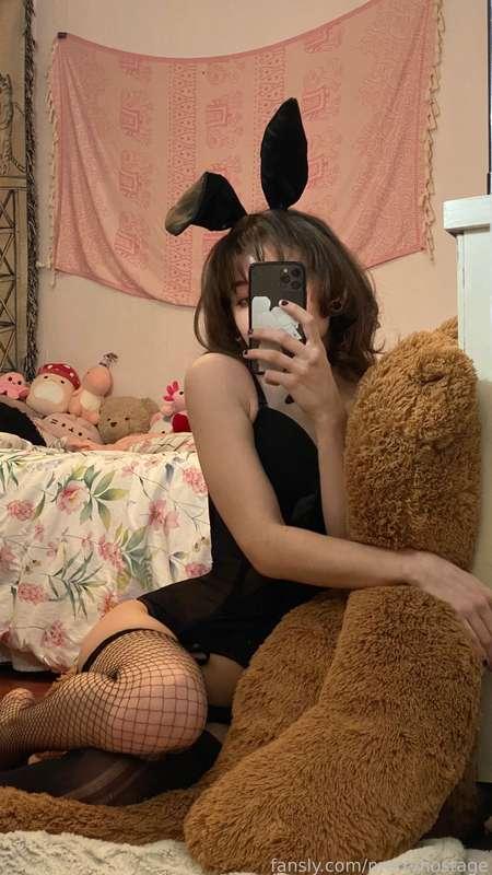 prettyhostage image #4