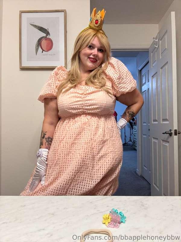 Princess peach had some pipes that needed cleared 🤭🍑Friday 💦
