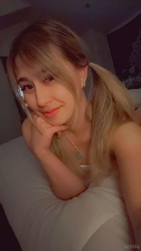 Trying to catch your attention 😚