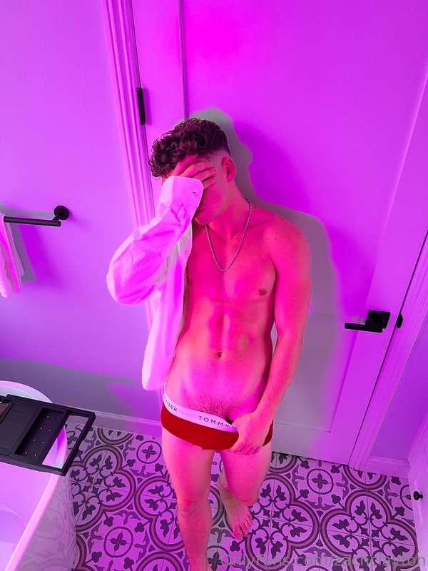 SPOOKY OCTOBER IS HERE 🎃🍆💦 Comment down below what you wanna..