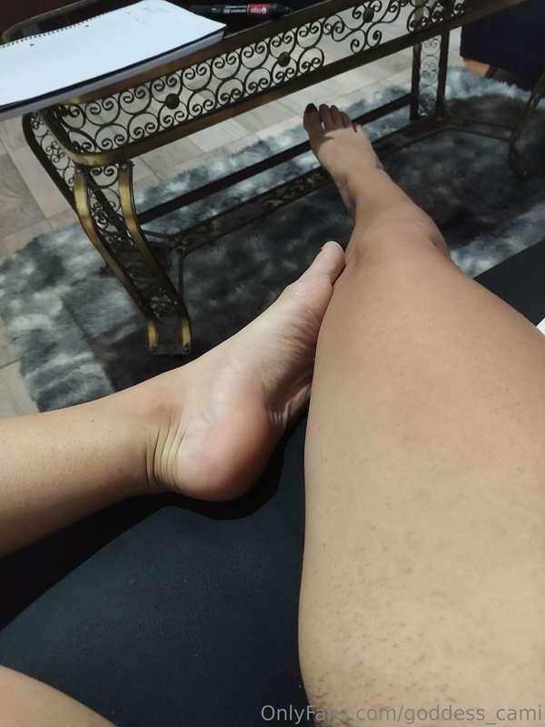 Who love feets?