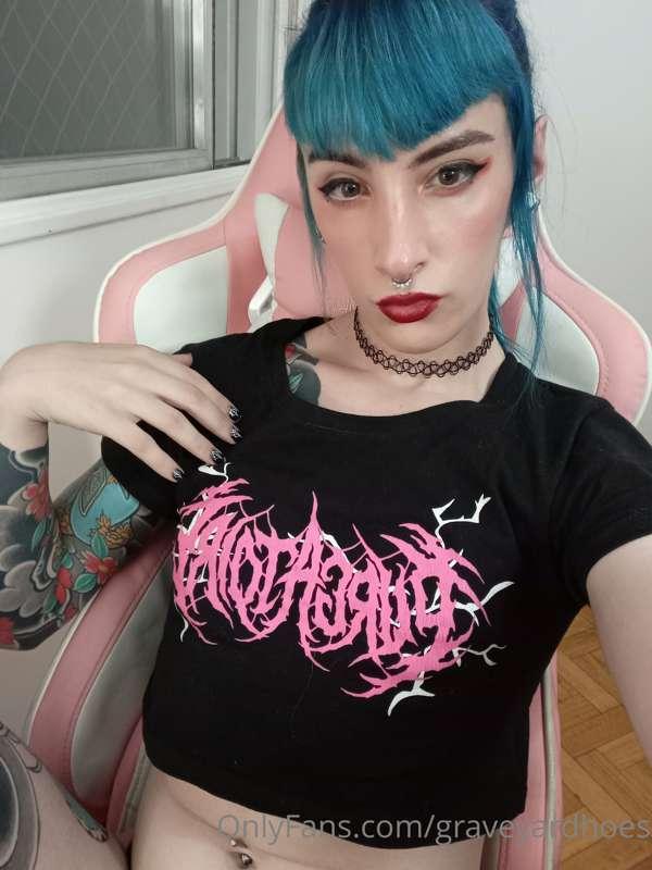 I'm hard af 🔥🔥would You like to see my big girlcock ? 😘😏 I k..
