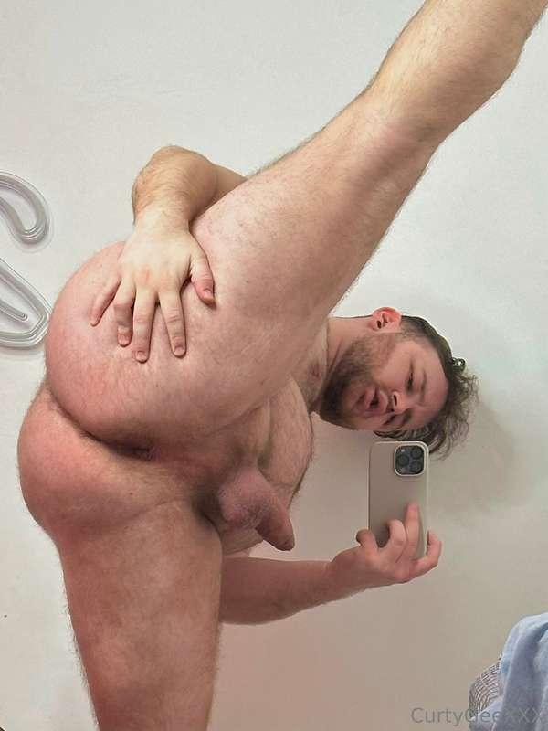 Imagine fucking me in this position… 😈