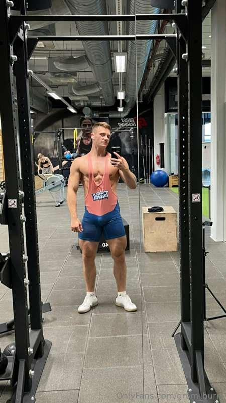 Some pics for y’all 😏💪