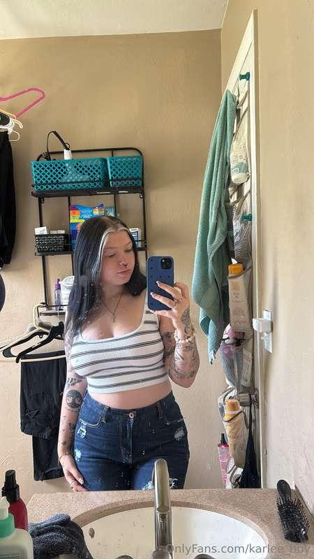 Your sexy girl is here to make yall cum, dm me with any requ..