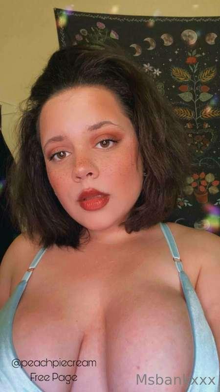 ## 💖 😱👉 MY BESTIE MADE A FREE PAGE FOR MY FANS!!🍀⬇️

@peachp..
