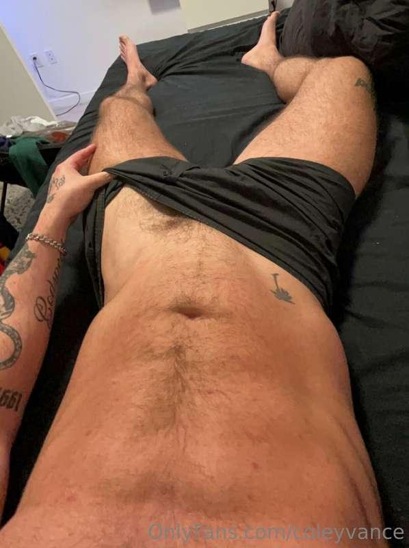 I dont wanna get outta bed.... 
