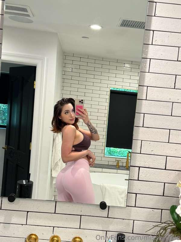come grab a hand full 🤭