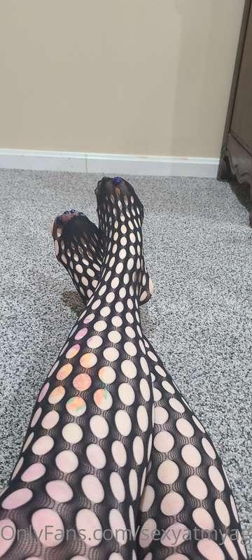 Which one of my lovelies enjoys woman in stockings?