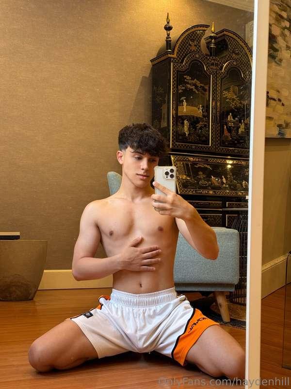 Wanna feel how hard I’ve worked for this body?😏