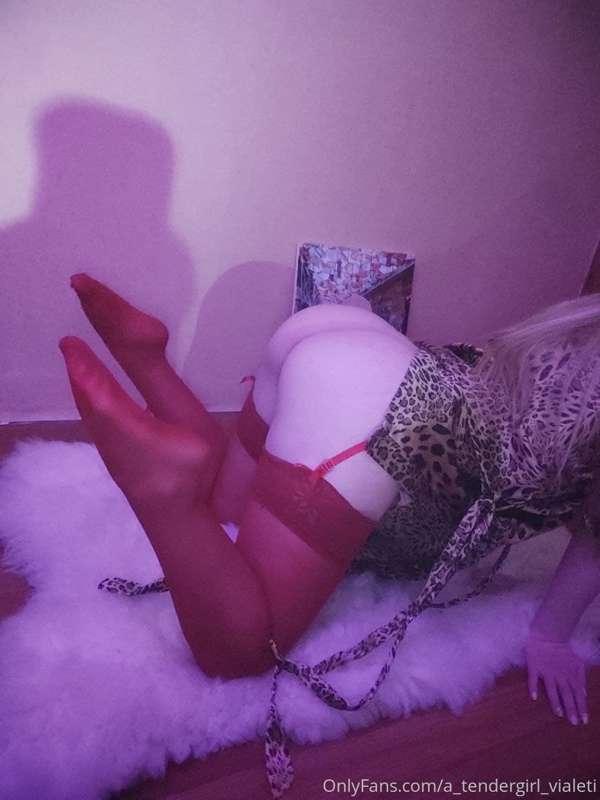 Do you like this position? I love it😈
But what unusual pose ..