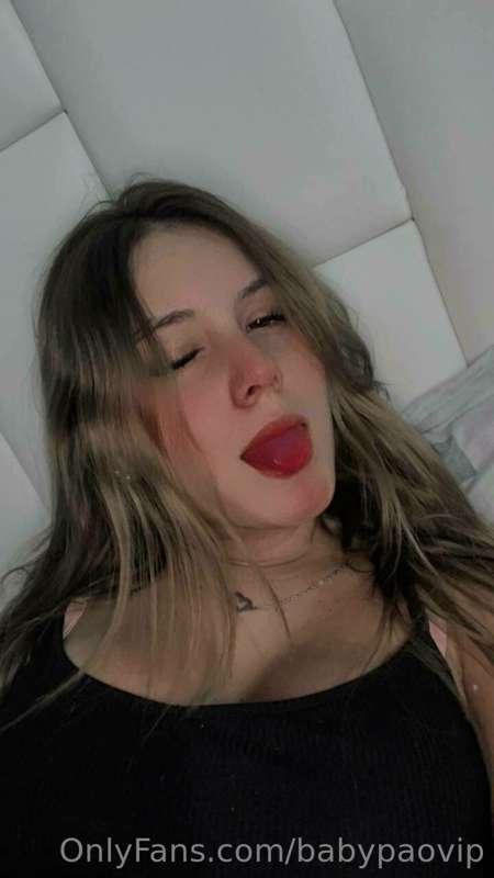 Honey, what are you doing? Come have fun with me. Right now ..