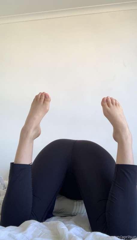 Besa mis pies y mi culo 🤑