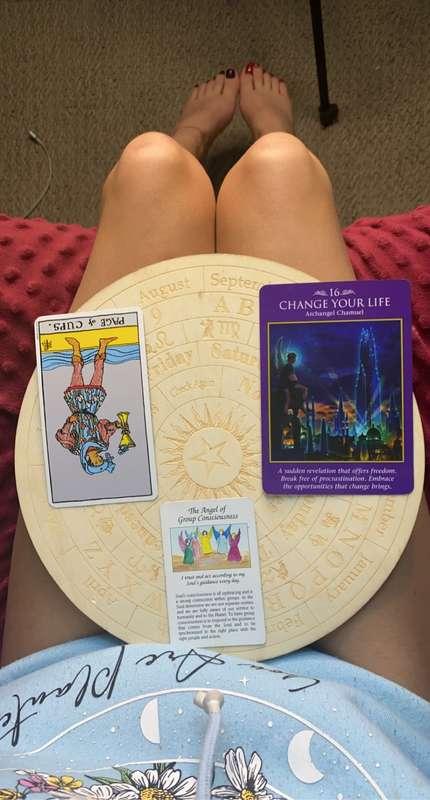 TODAYS TAROT / ANGEL CARD READING FOR Saturday, august 14th ..