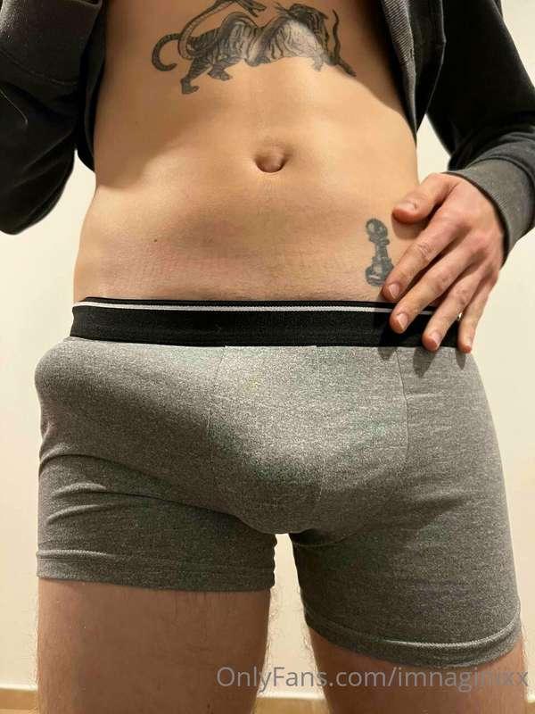 ***PUT YOUR HANDS UP*** 👮🏼‍♂️🍆 *I know you like BIG AND THIC..