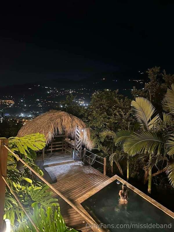 Do you like the view? I sure do 🤭👀
