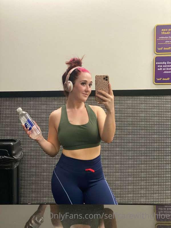 Happy Tuesday! Who found the motivation to get in the gym th..