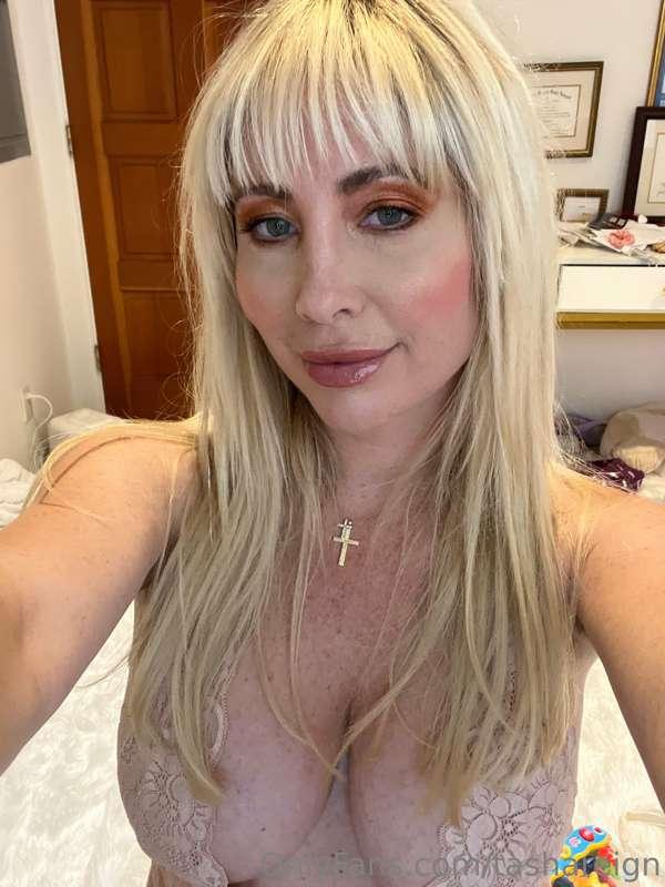 tashareign main image