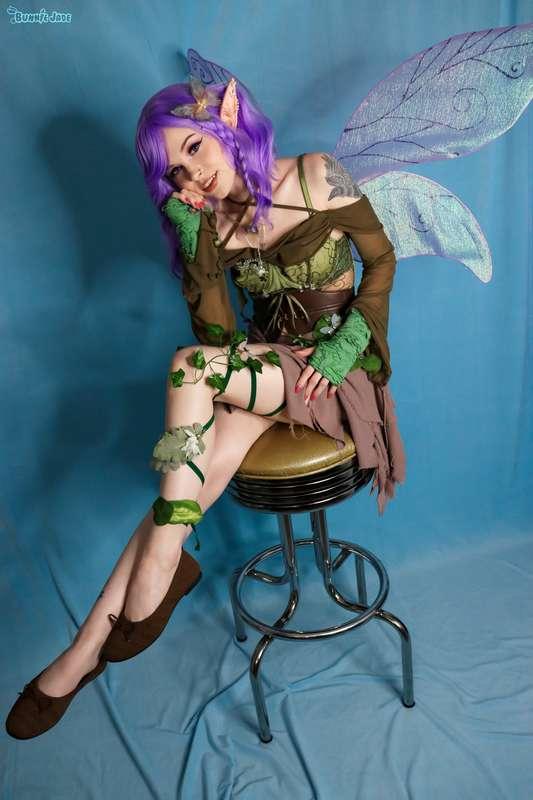 I'm going to Gen Con! I will be a Fairy for the live model P..