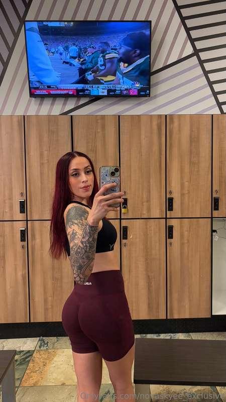 These shorts don’t do my ass justice So let’s take them off🤭