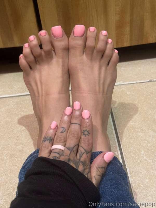 Pink toes #soles #feetpics #mani #pedi