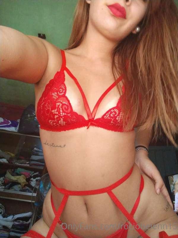 I love the red passion, who for a sexting 😈😈😏
