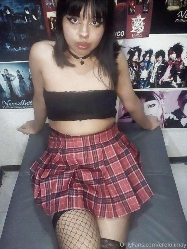 Senpai uwu no te puedes perder el set de mañana 7w7 va a est..