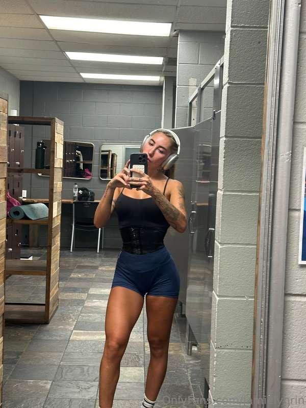 on todays schedule: glutes🍑💪🏻 gotta keep it nice & tight for..
