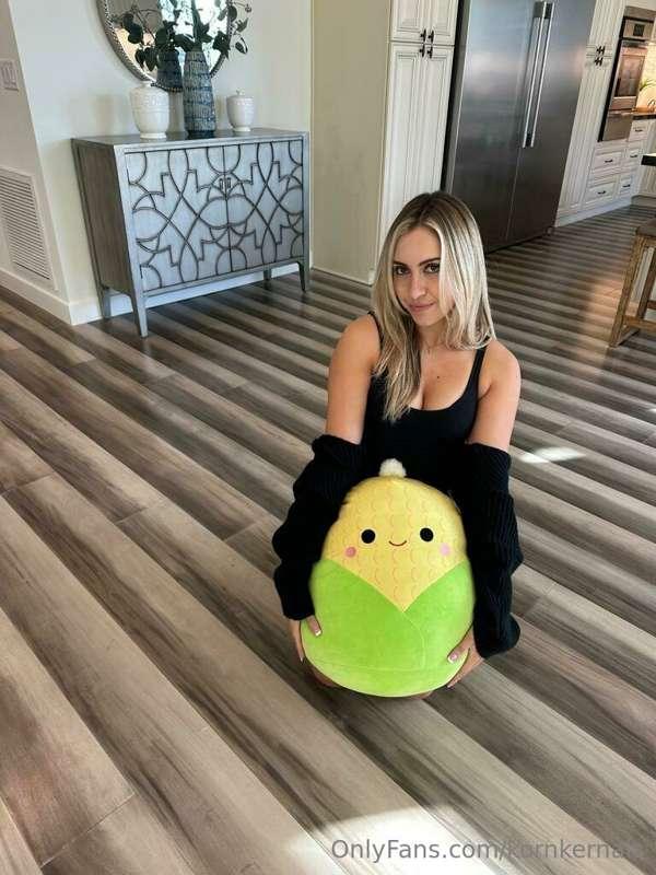 everyone needs a 🌽 in their life 😊