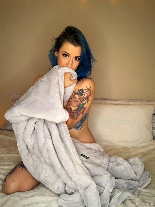 Hope every one is staying cozy, I am on this lazy Sunday ☺️💜..